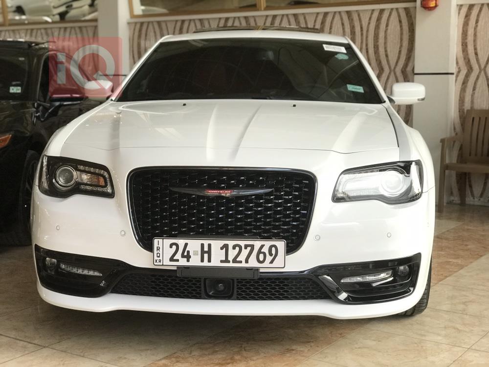 کرایسلەر 300